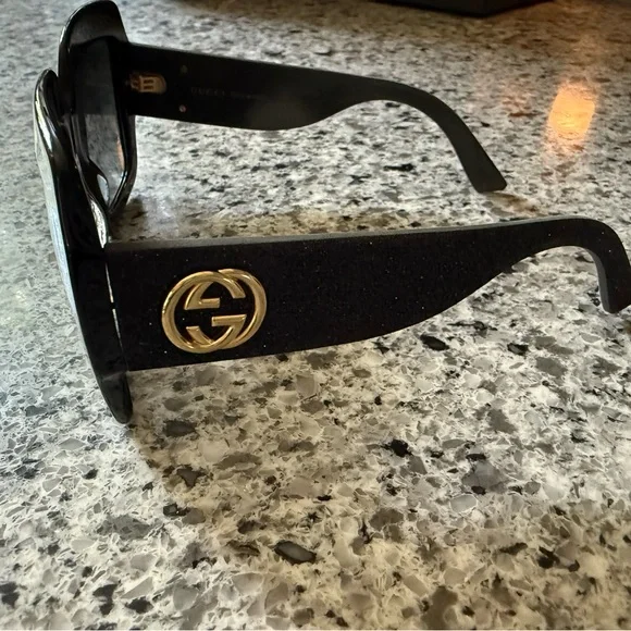 Gucci Black Sunglasses with Gold Emblem Gucci | Accessories | Gucci Black Sunglasses With Gold  main image 2